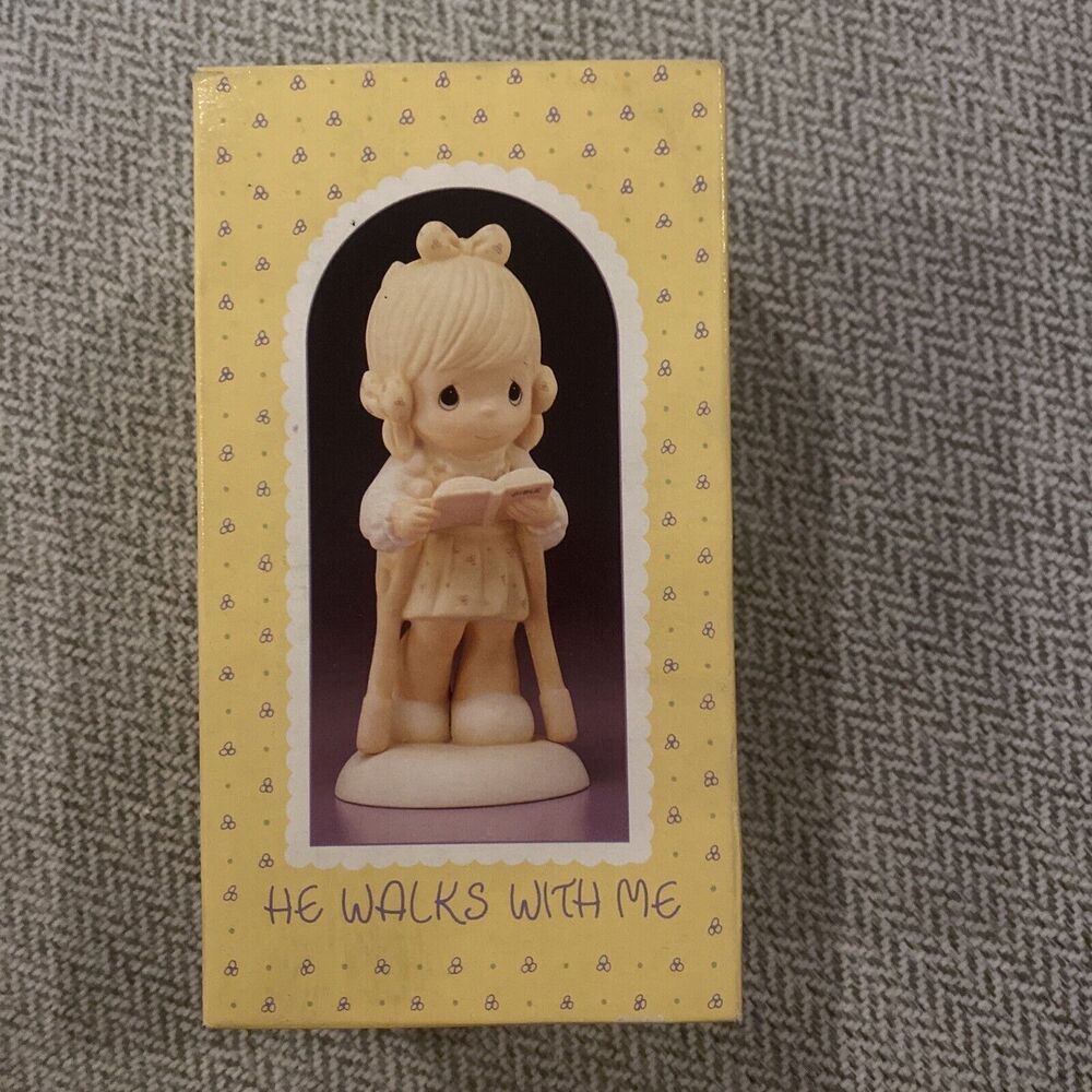 Precious Moments “He Walks With Me” 1986 #107999 Enesco Figurine With Orig Box